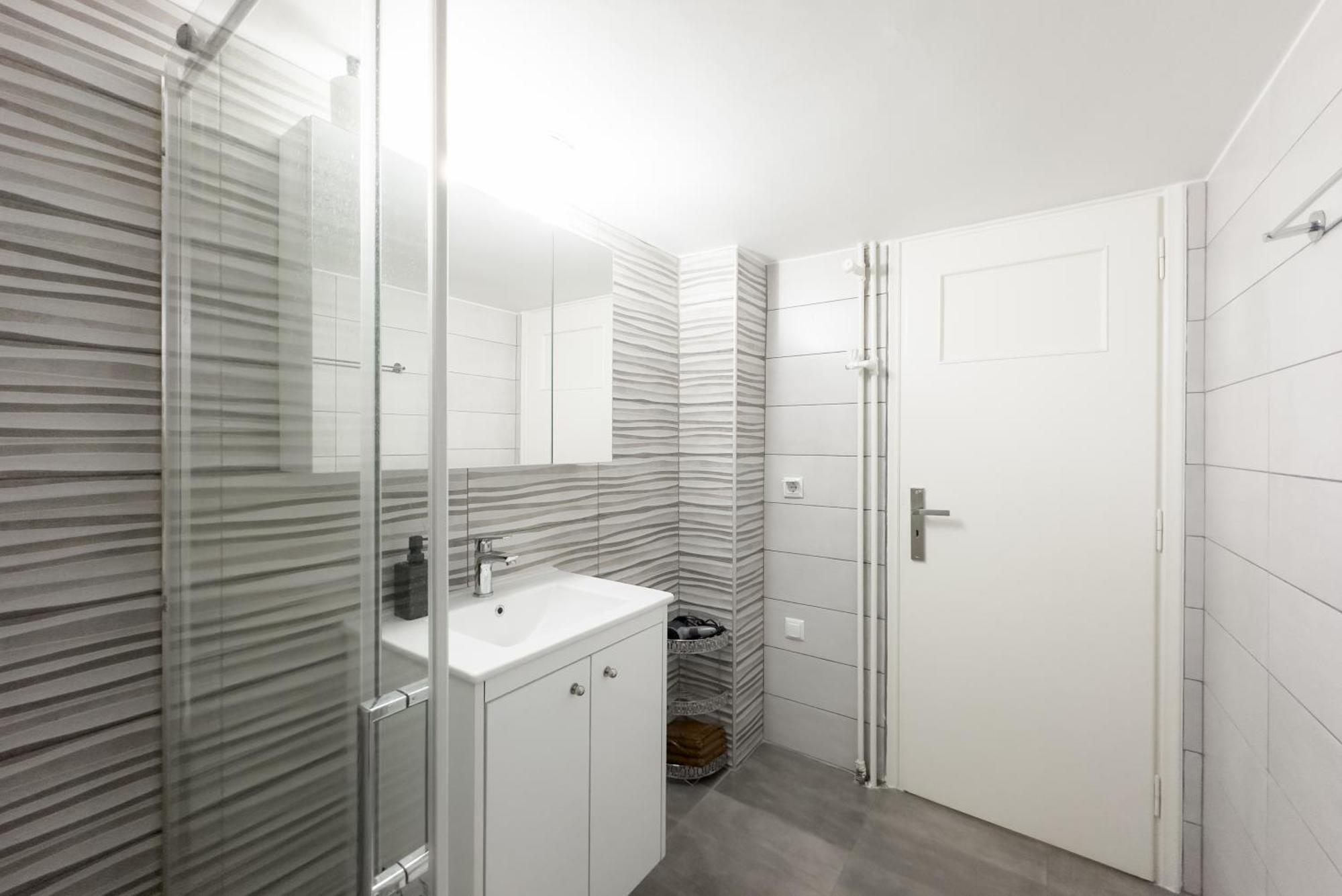 New Spacious & Stylist Apartment Piraeus