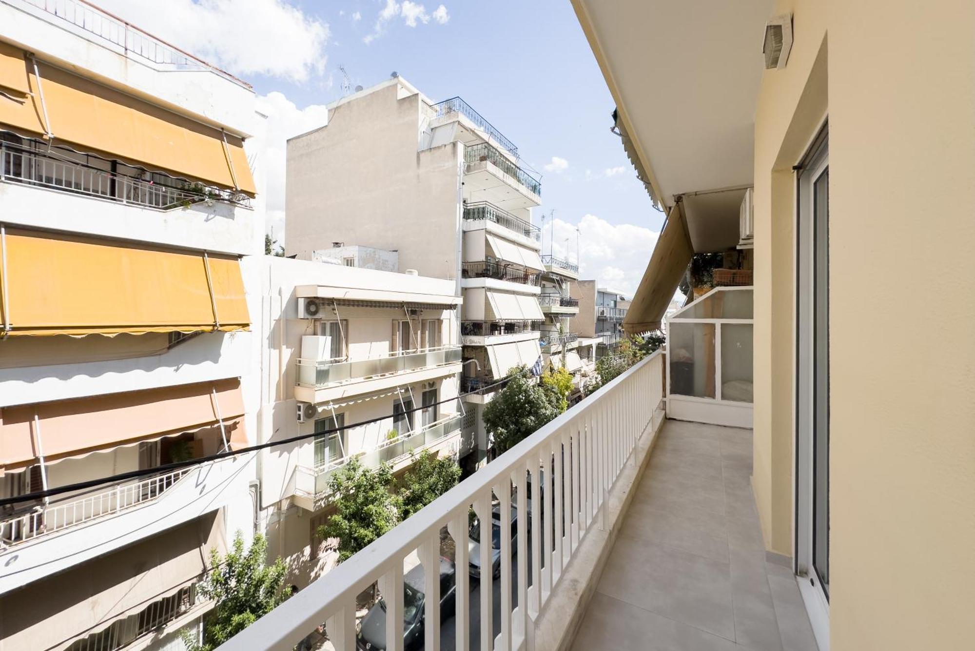 Apartment New Spacious & Stylist Piraeus